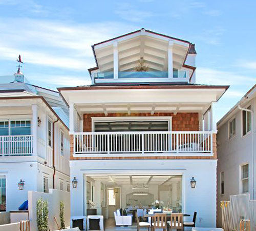 Here Are the Metals that Work Best with Your Beach Outdoor Lighting