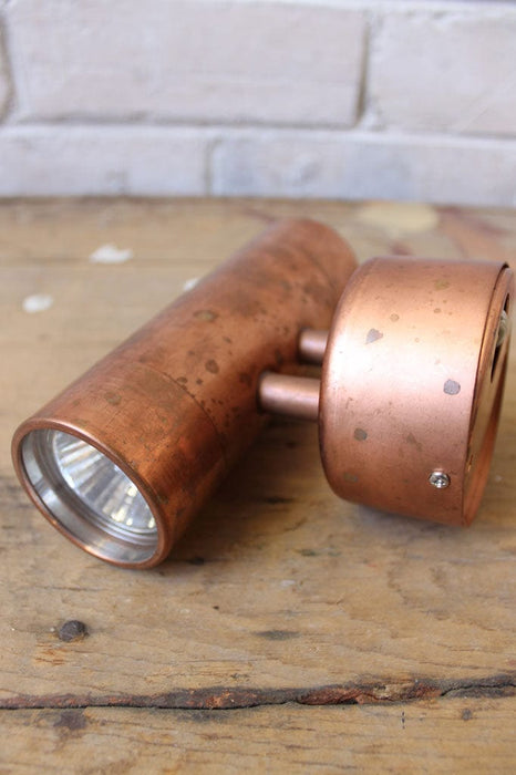 Copper wall light with halogen bulb 