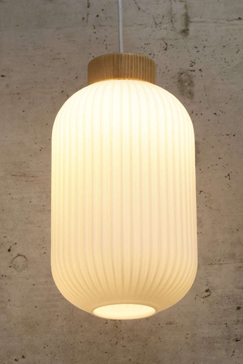 glass with ribbed cut detailing in shade