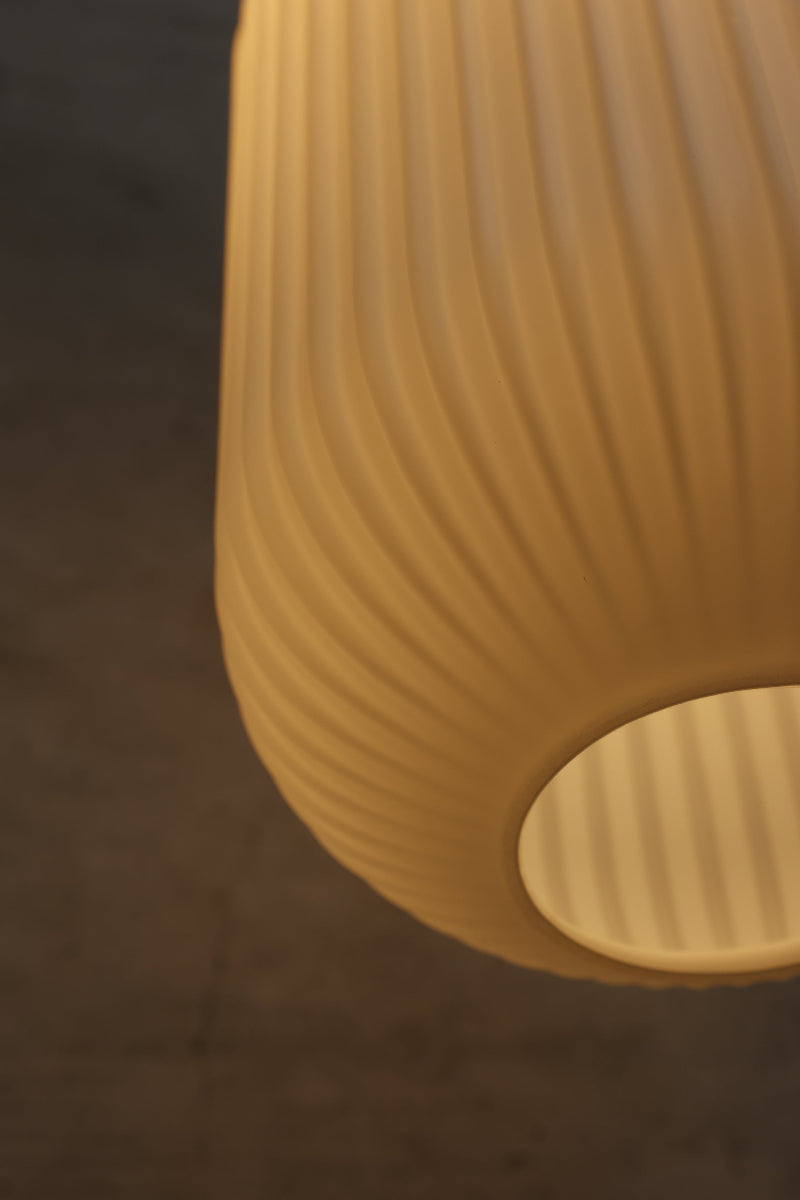 zoom in on ribbed detailing