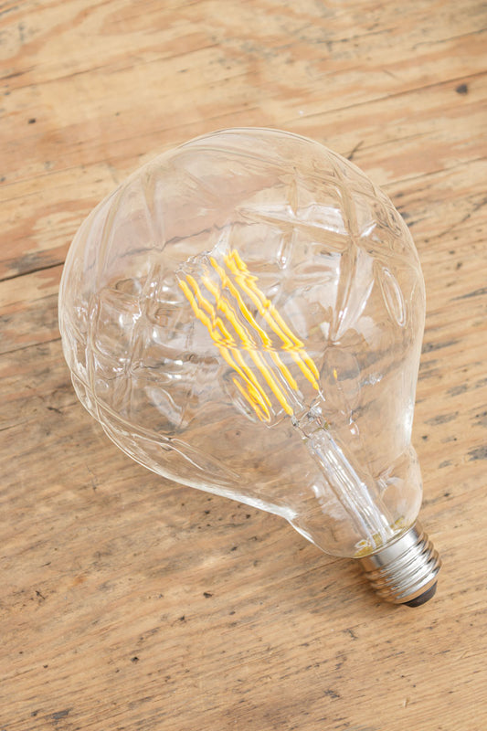 Led crystal look light bulb with led filaments. 
