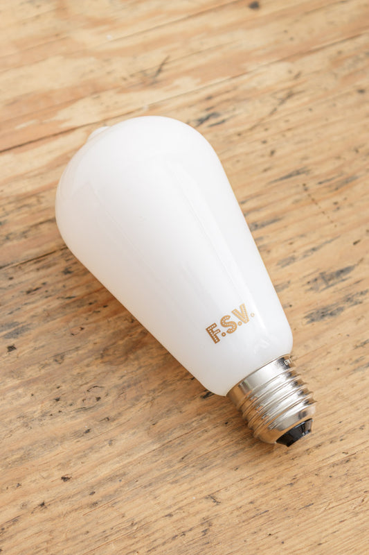E27 dimmable led filament light bulb. create atmospheric lighting. Opal finish. Low energy consumption.