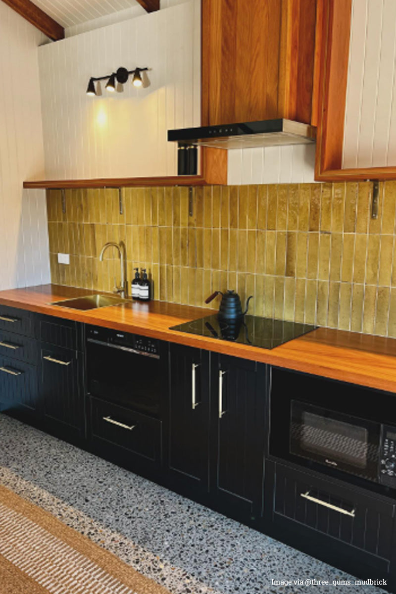 3 light spot bar in a kitchenette