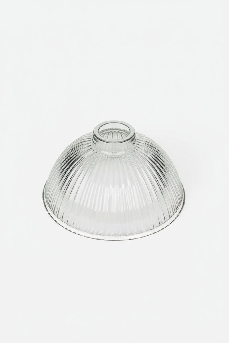 Como shade a plain edgeand reeded detailing