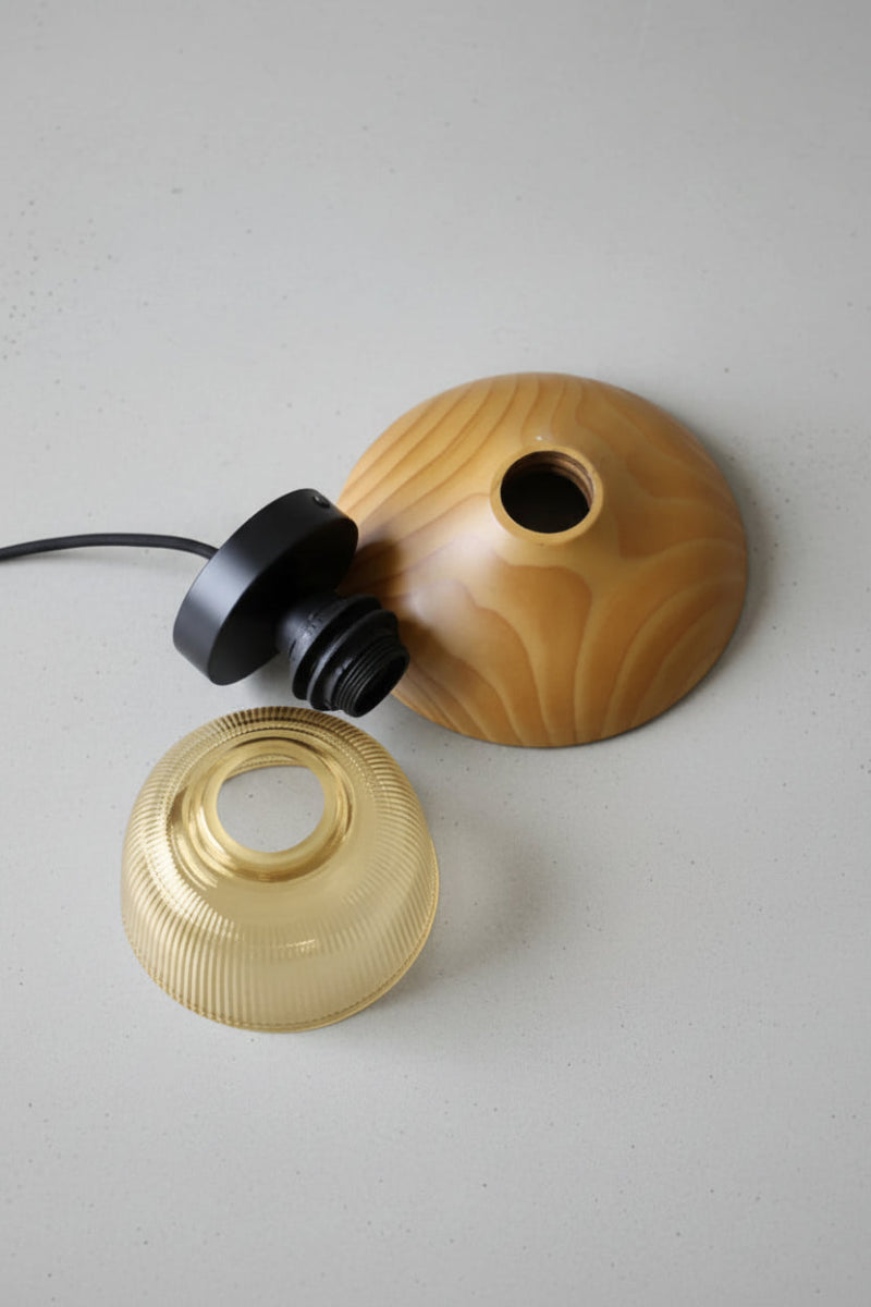 Flat lay of the W571 with amber shade