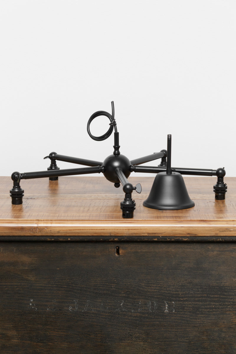 5 arm flush mount in black with adjustable lamp holders