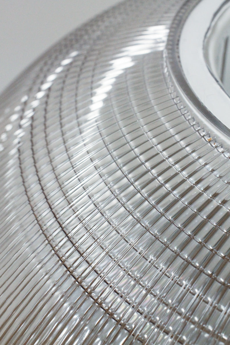 large size of this high bay shade make it the perfect piece for commercial fitouts and would suit beer gardens pubs and warehouses