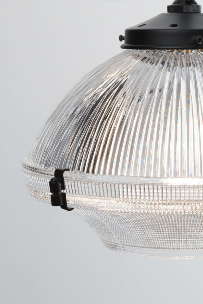 Cropped image focusing on the upper glass pieces rippled detailing. 
