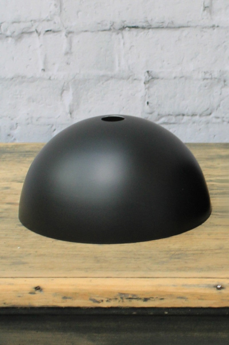 Small Dome shade in black