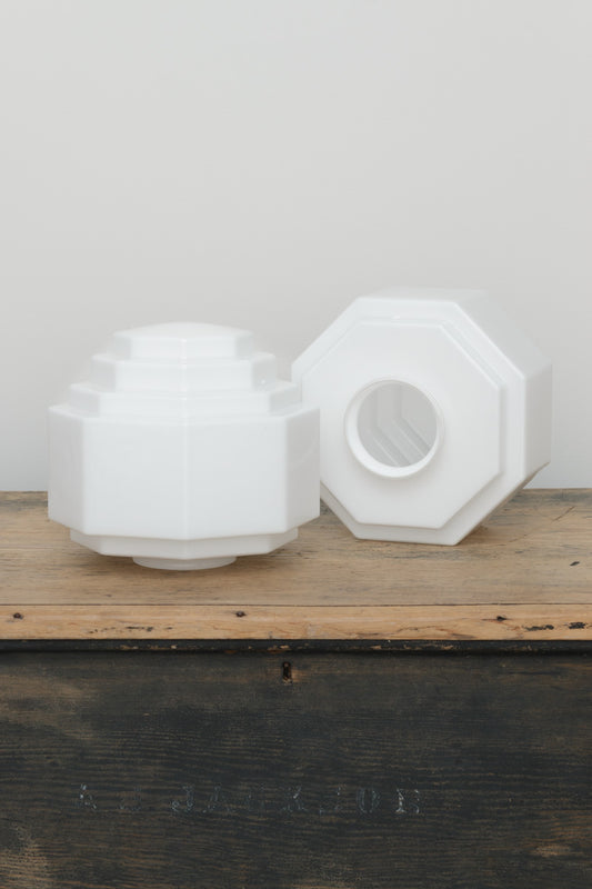 Elegant three-tiered cascading detailing