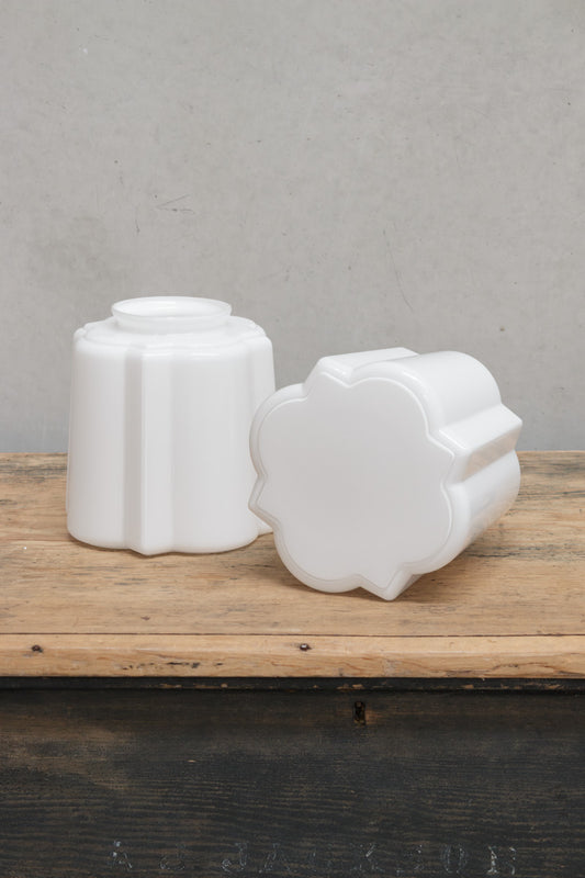 Graceful curves and scalloped edging