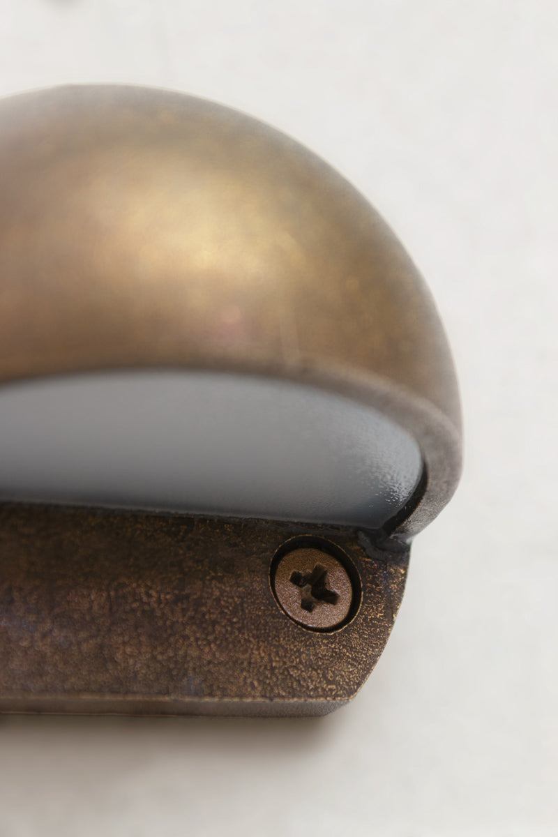 Close-up Age Brass with brushed finish, 