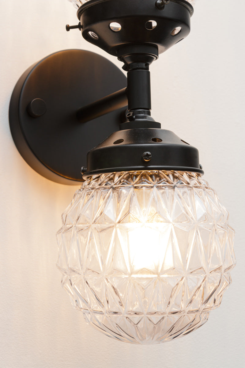 Mid century modern inspired glass shades are characterised by a diamond cut points textured pattern on its glass. 
