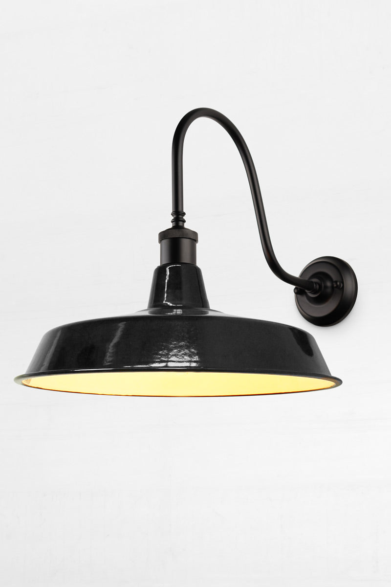 Robust_-quality-steel-shade.-Not-lightweight-aluminium-like-many-modern-day-copies.