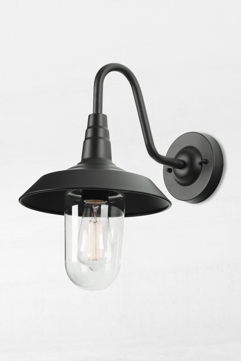 Queenslande-Australiana-style-outdoor-wall-light