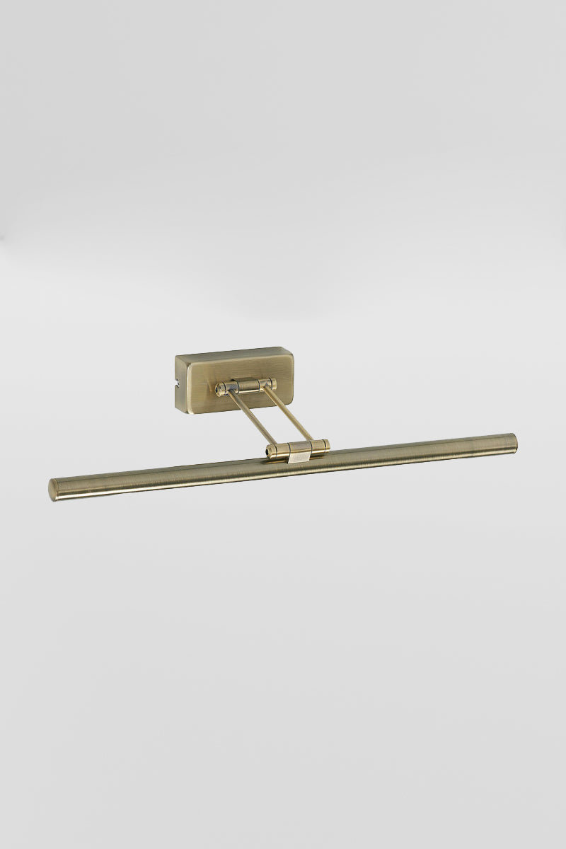 Large 8W brass picture light. 