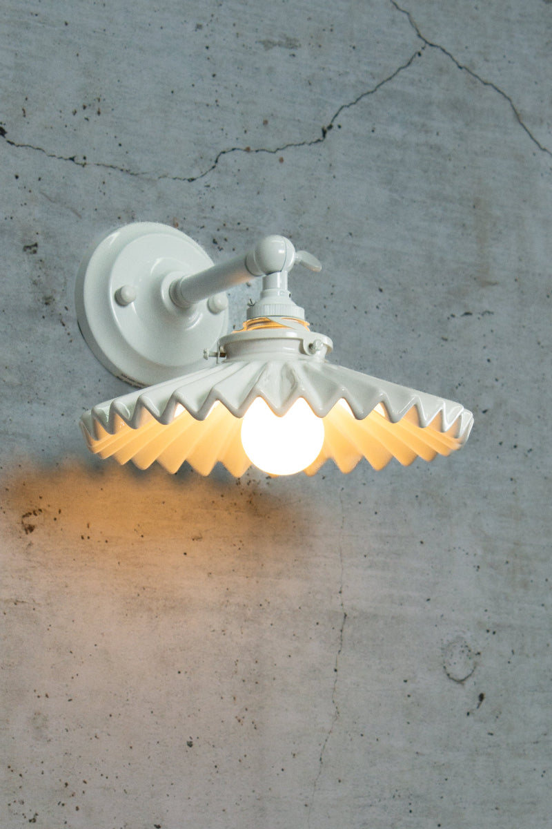 white short arm with shade