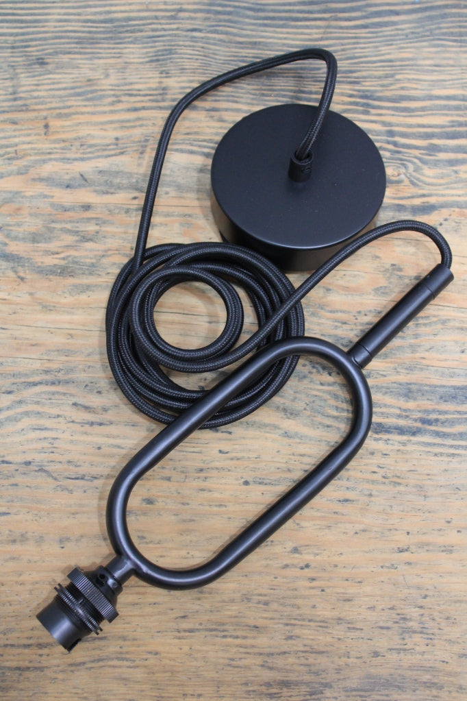 Loop pendant cord in black