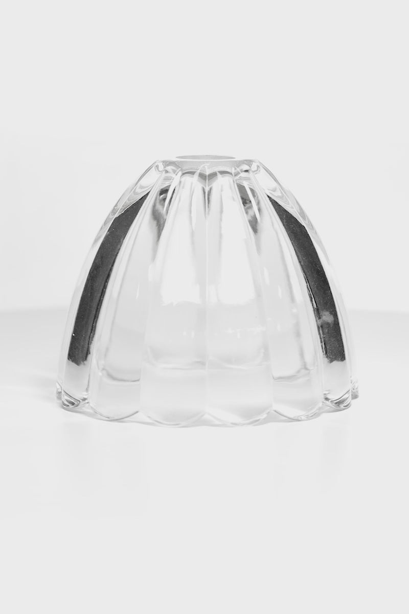 360° product video preview of the Monroe clear textured glass pendant shade.