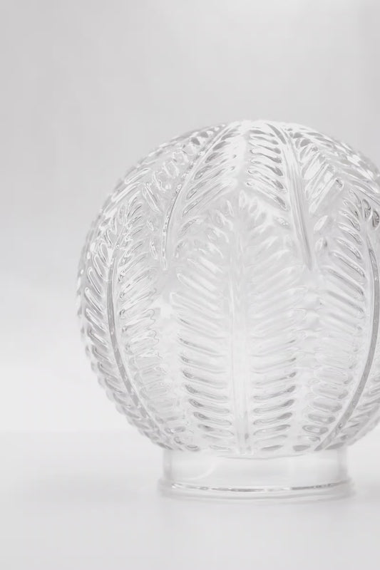 Video of the texture, clear glass shade. 