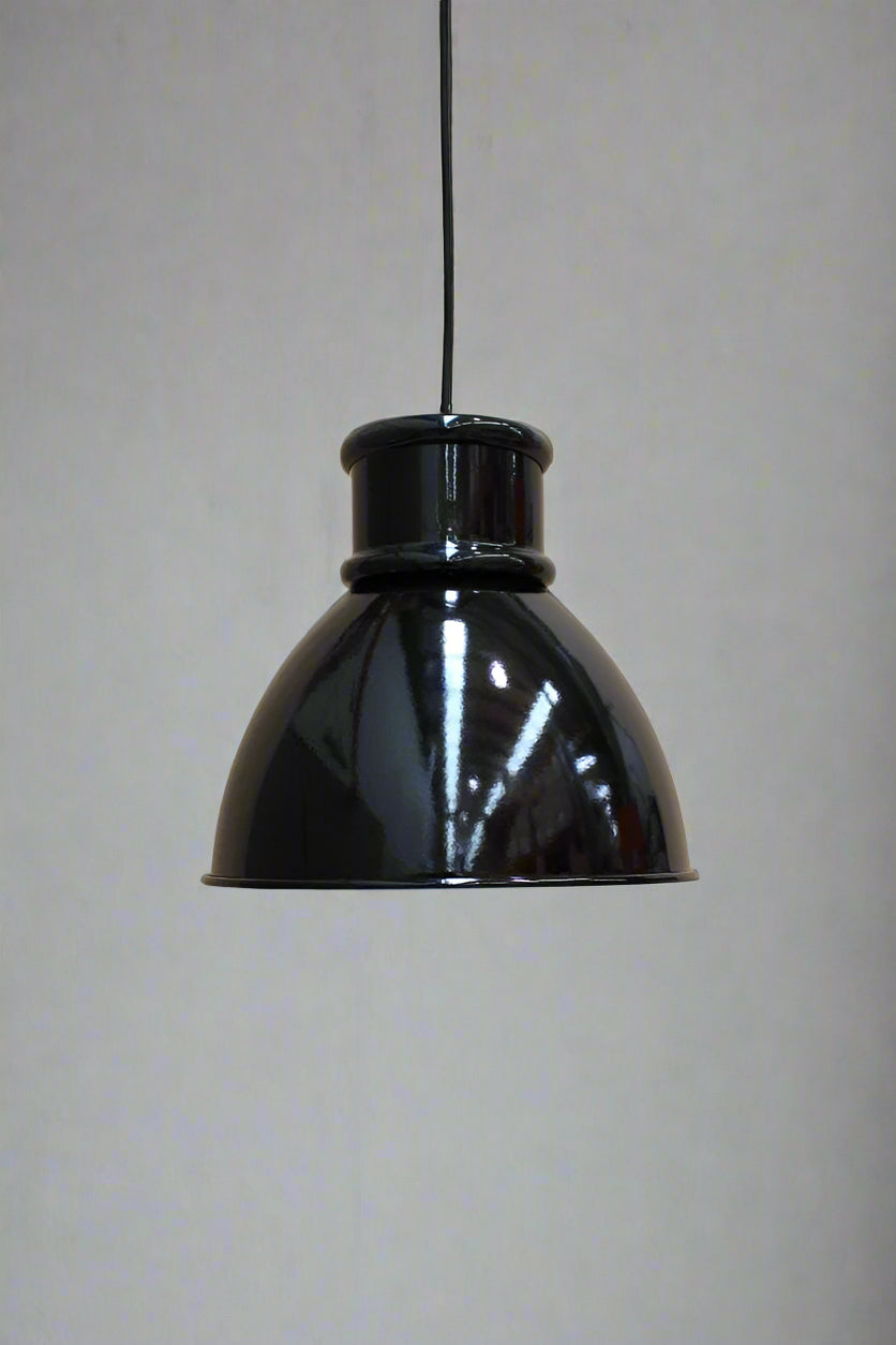Black shade with short black cover