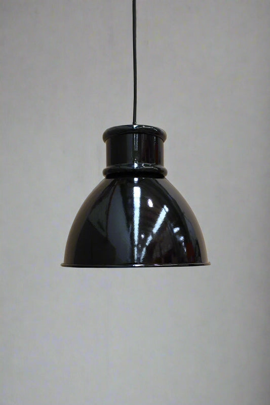 Black shade with short black cover