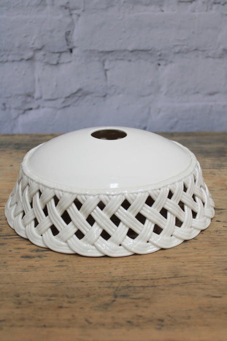 White ceramic shade with lattice shape