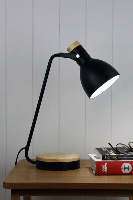 Dane desk lamp in black
