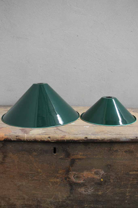 Federation green shade in two sizes