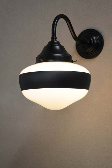 Gooseneck wall light with one stripe opal shade