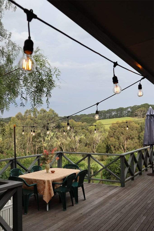 Hanging outdoor string light