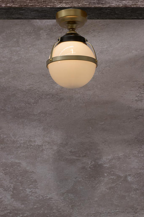 Huxley Ceiling light in gold finish