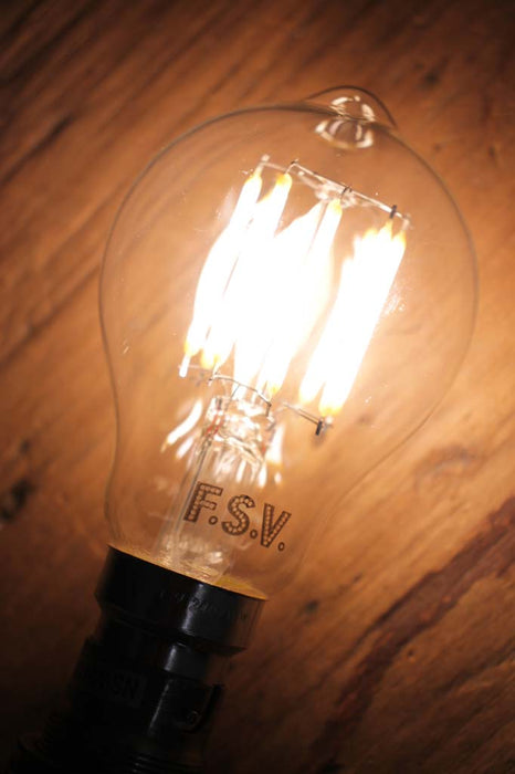 LED bulb with warm white illumination