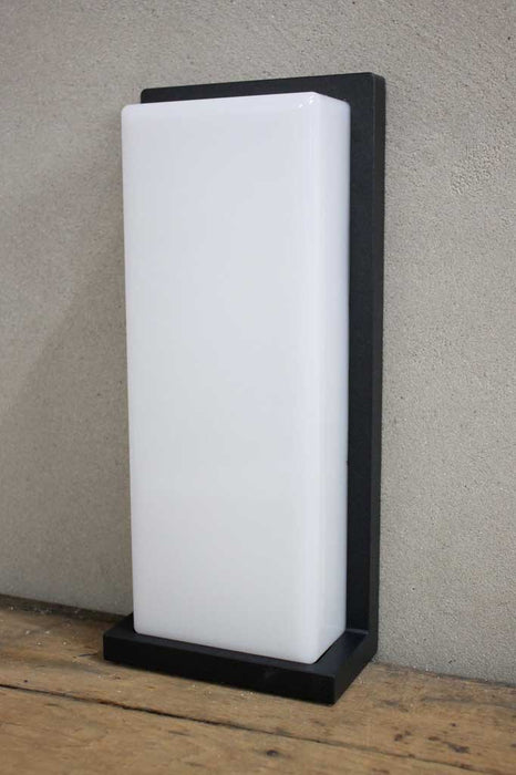 Large size wall light with opal finish