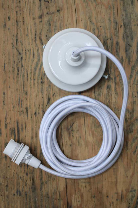 B22 pendant lamp holder in white