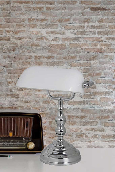Bankers table lamp in white 