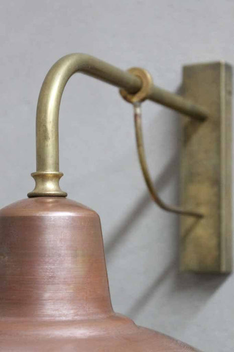 The copper outdoor wall light is an outdoor light with an ip23 weather resistance