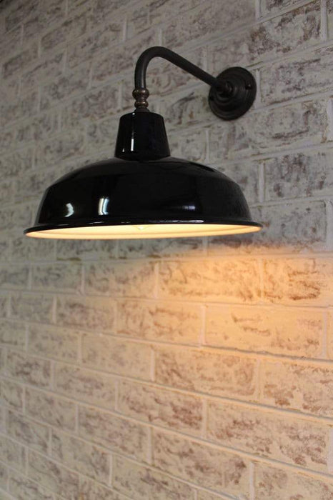 Warehouse wall light with 90degree sconce