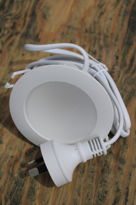 White dimmable downlight with fittings
