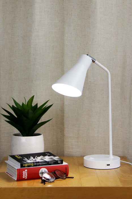 Table lamp in white finish