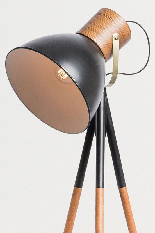 Helsinki floor lamp in matt black use for studying or playing