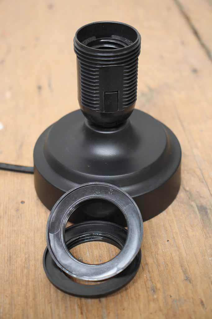 black metal lampholder with additional tread