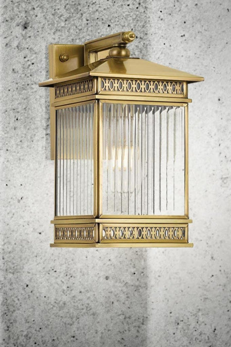 traditional outdoor wall lamp