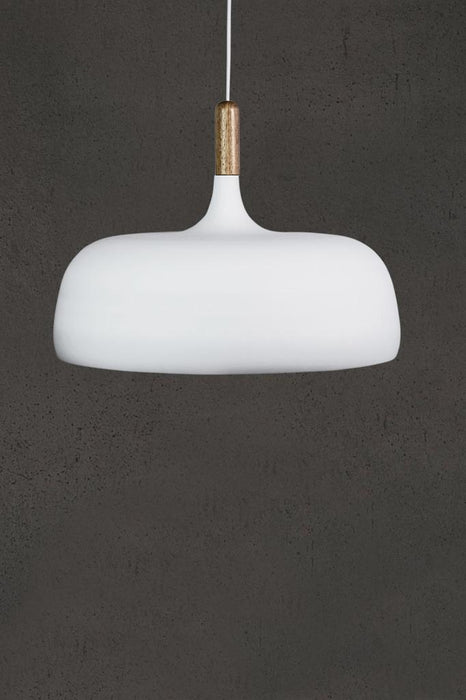 Pendant light with wood details in matt white finish