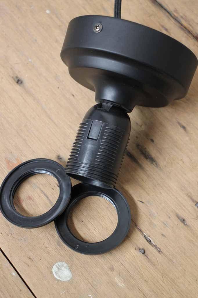 trunk-shot-lampholder